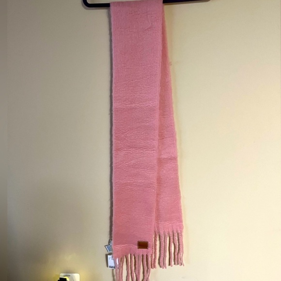 H&M Pink Fluffy Scarf - Picture 1 of 5